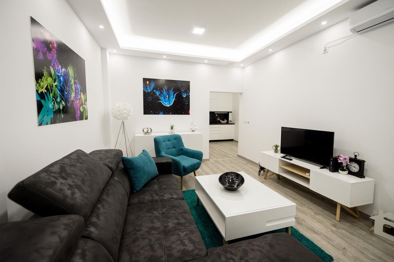 Centar Lux Apartment Arandjelovac Bagian luar foto