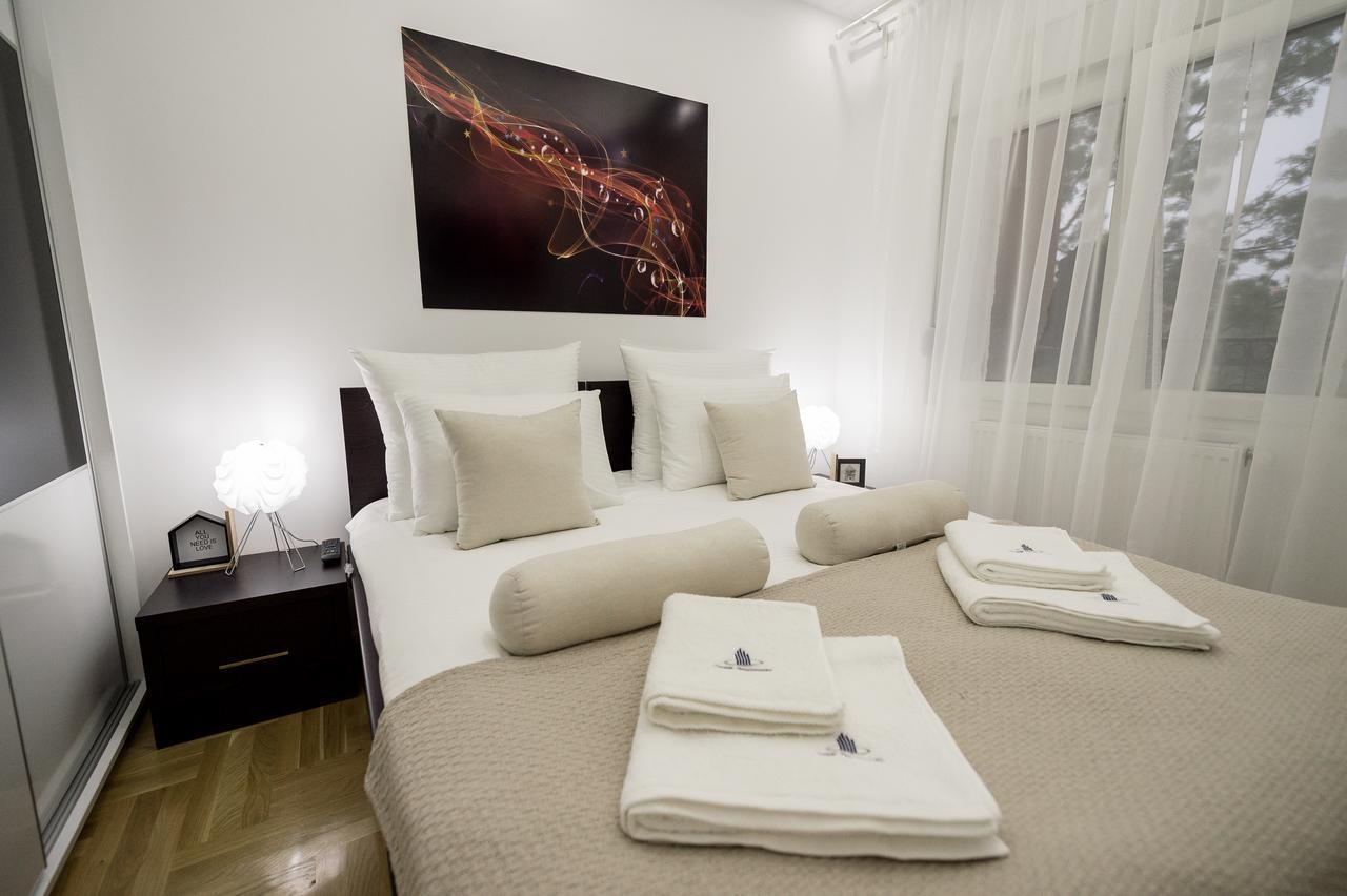 Centar Lux Apartment Arandjelovac Bagian luar foto