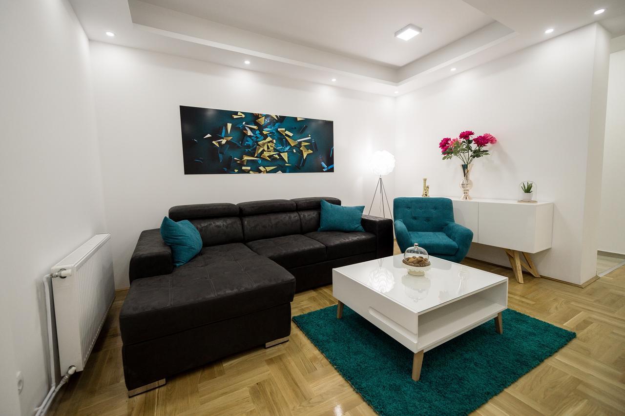 Centar Lux Apartment Arandjelovac Bagian luar foto