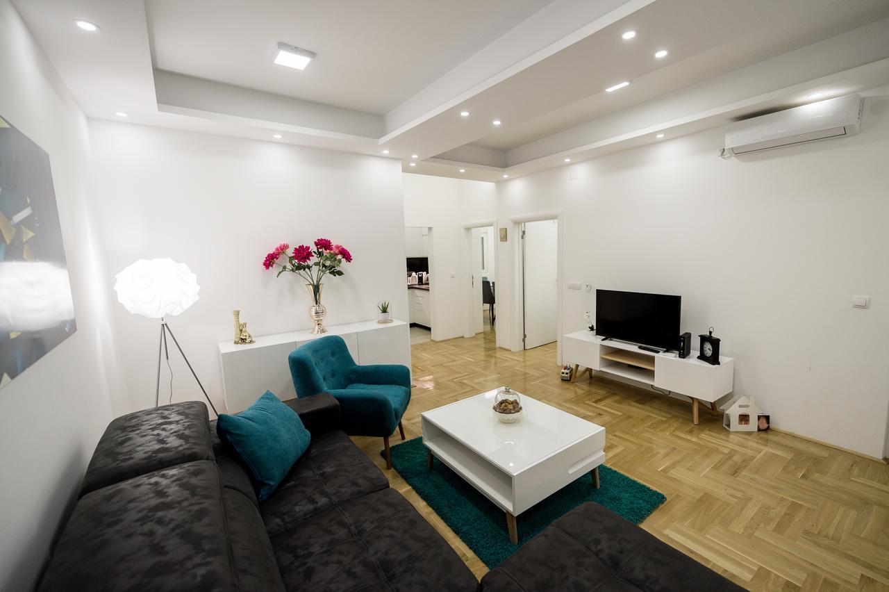 Centar Lux Apartment Arandjelovac Bagian luar foto