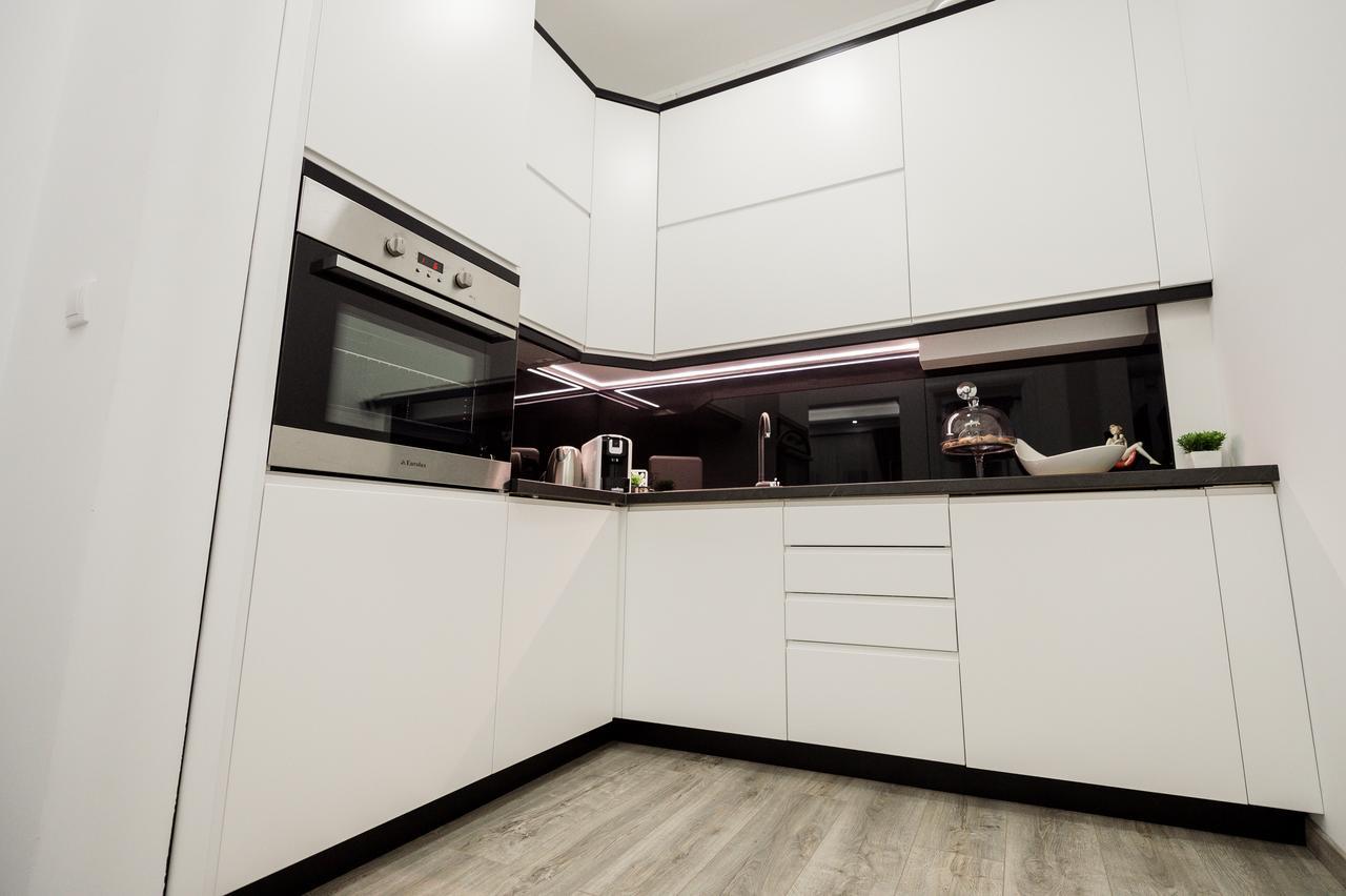 Centar Lux Apartment Arandjelovac Bagian luar foto