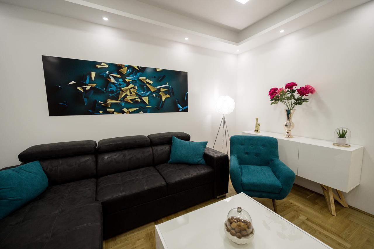 Centar Lux Apartment Arandjelovac Bagian luar foto