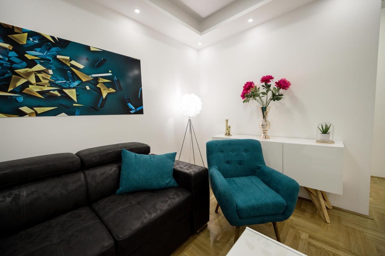 Centar Lux Apartment Arandjelovac Bagian luar foto