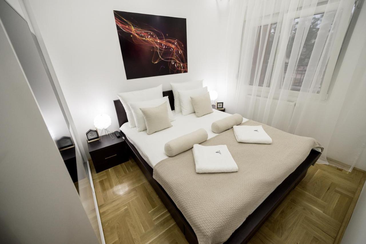 Centar Lux Apartment Arandjelovac Bagian luar foto