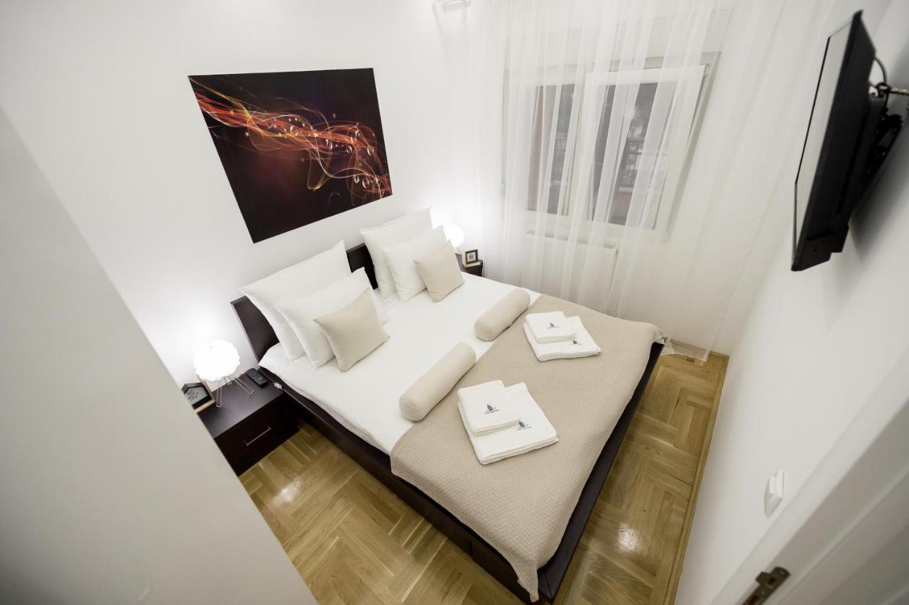 Centar Lux Apartment Arandjelovac Bagian luar foto