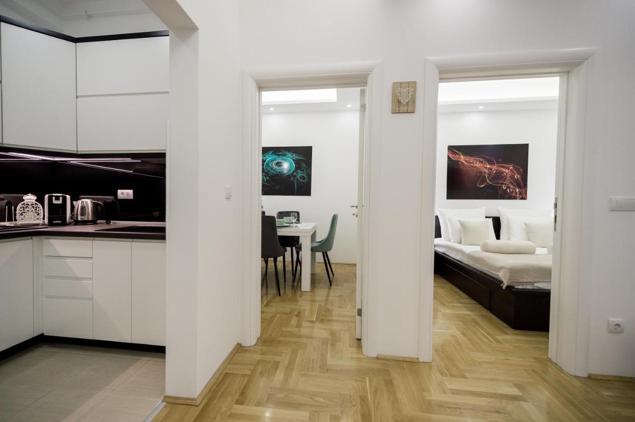 Centar Lux Apartment Arandjelovac Bagian luar foto